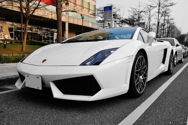 –暴力小牛– 藍寶堅尼 Lamborghini LP560-4 大直街拍