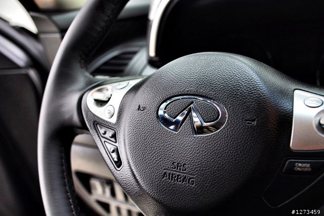 –巨大傢伙– Infiniti FX35 拍攝分享