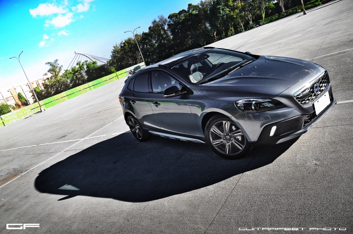 –跨界新星– Volvo V40 Cross Country D4 旗艦版 開箱拍攝