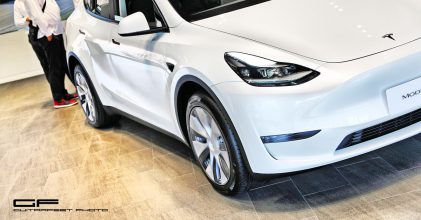 你Y了嗎 – Tesla Model Y 內湖展示間 聞香分享 By 吉他腳 GuitarFeet